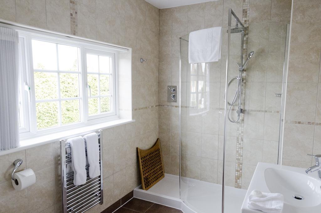 White Sails Stratford-upon-Avon Room photo