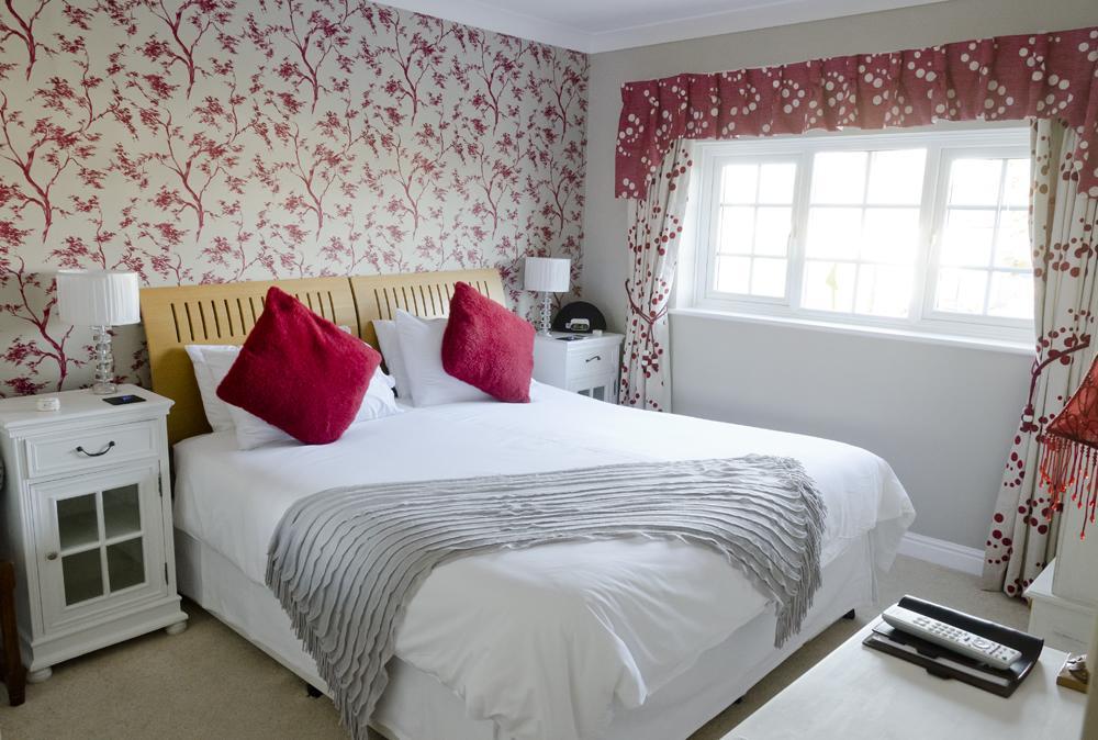 White Sails Stratford-upon-Avon Room photo